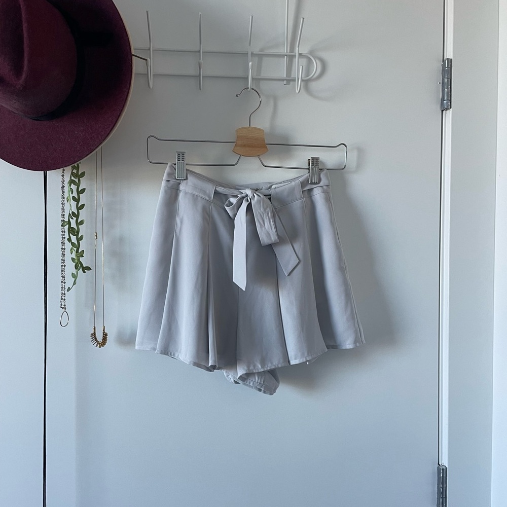 Aritzia Sunday Best Flowy Shorts